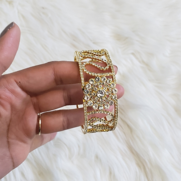 Like New Gold Bracelet! - Picture 2 of 8